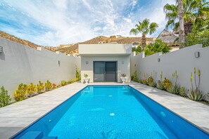 Outdoor pool, a heated pool - 🌊🏖️🌴☀️Ocean Views + 2 Pools + Free Shuttle + Snacks! Family Fun Starts Here (CABO SAN LUCAS)