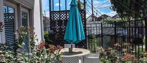 屋外ダイニングエリア