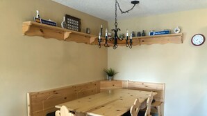 Dining - Big White Ski-In Ski-Out at Ponderosa in Village (Big white)