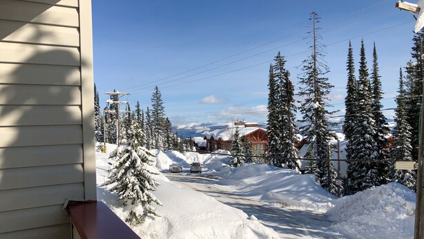Property grounds - Big White Ski-In Ski-Out at Ponderosa in Village (Big white)