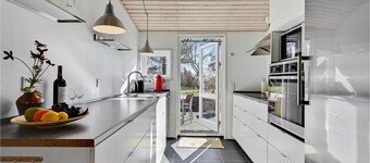 Stunning home in Ebeltoft with WiFi