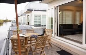 Outdoor dining - 2 bedroom cozy ship in Aalsmeer (Aalsmeer)