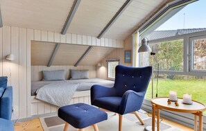 2 bedrooms, travel cot, WiFi