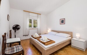 2 bedrooms, free WiFi, bed sheets