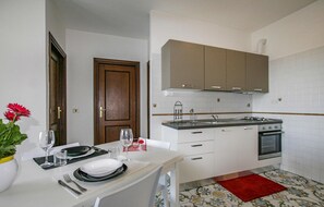 Refrigerador y parrilla de estufa