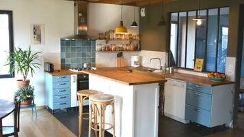 Réfrigérateur, four, plaque de cuisson, lave-vaisselle