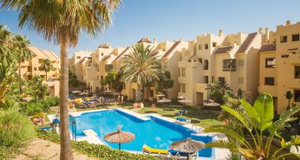 Duquesa Village-Luxury apartment with sea & golf views