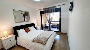 2 bedrooms, iron/ironing board, free WiFi, bed sheets