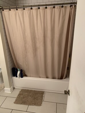 Bathroom - Beautiful townhouse in a phenomenal area  - Minutes away from all major highways (Tucker)