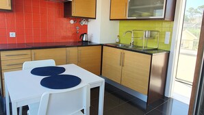 Private kitchen - Figueira Beach Apartment (Buarcos)
