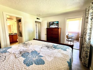 3 Schlafzimmer, Schreibtisch, Bügeleisen/Bügelbrett, WLAN