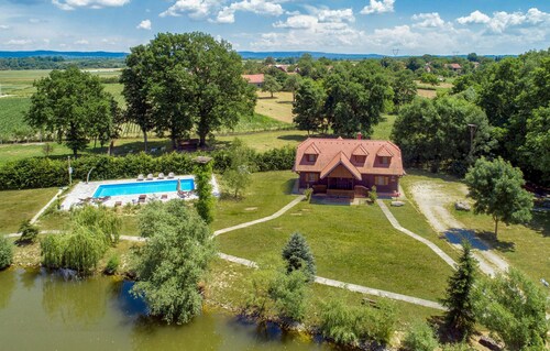 Haus am See in Mala Ludina mit Küche