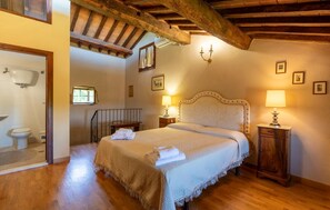 8 camere, Wi-Fi gratuito