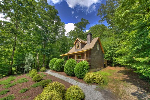 Cozy Ellijay Cabin-close to hiking, Red apple barn, waterfalls and wineries! 