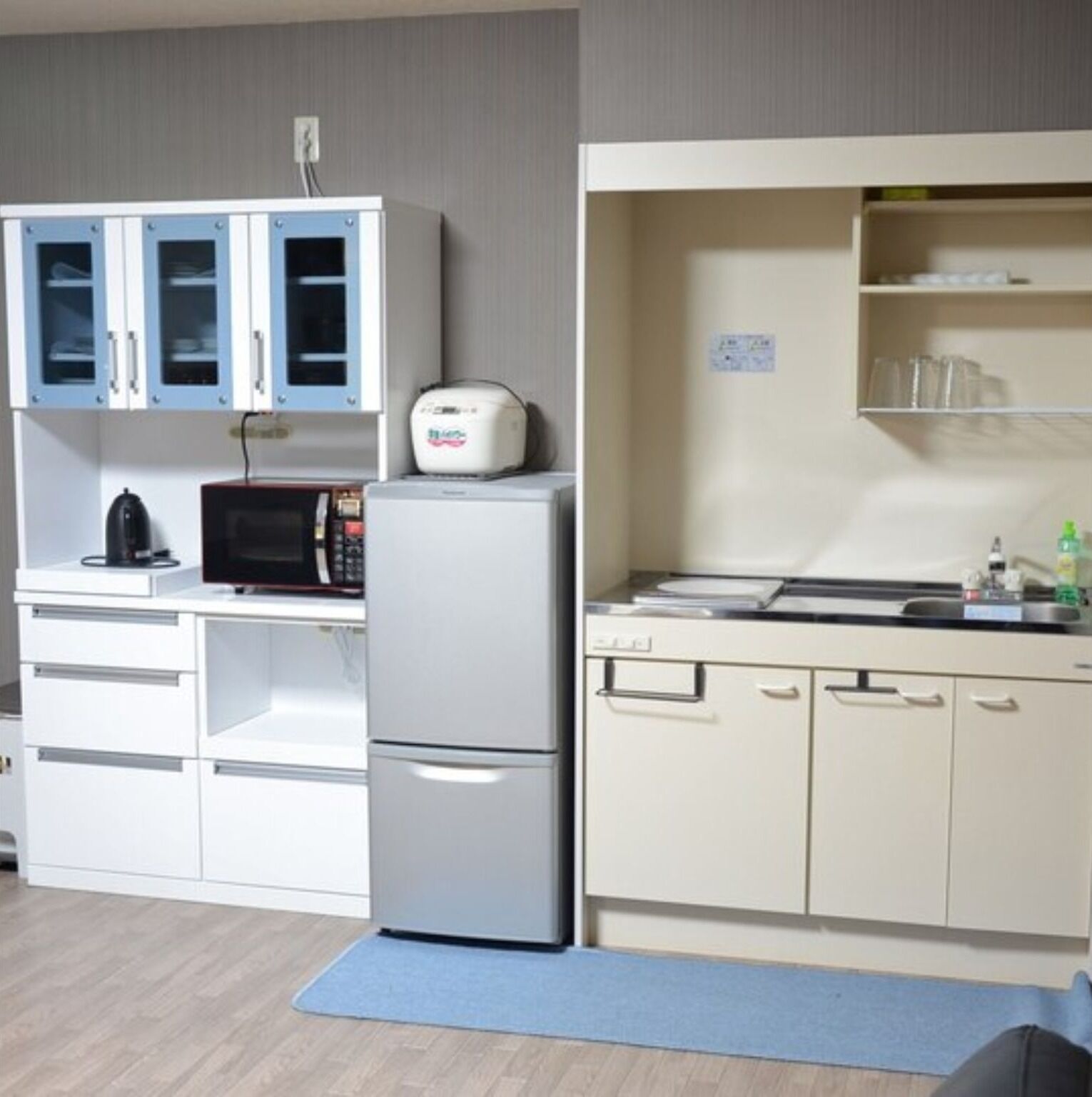 冰 箱、微波炉、炉灶、厨具/餐具