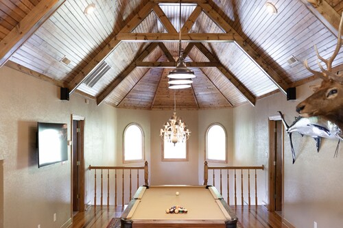 The Swan House:  Private, Peaceful, and Picturesque Lakefront Property