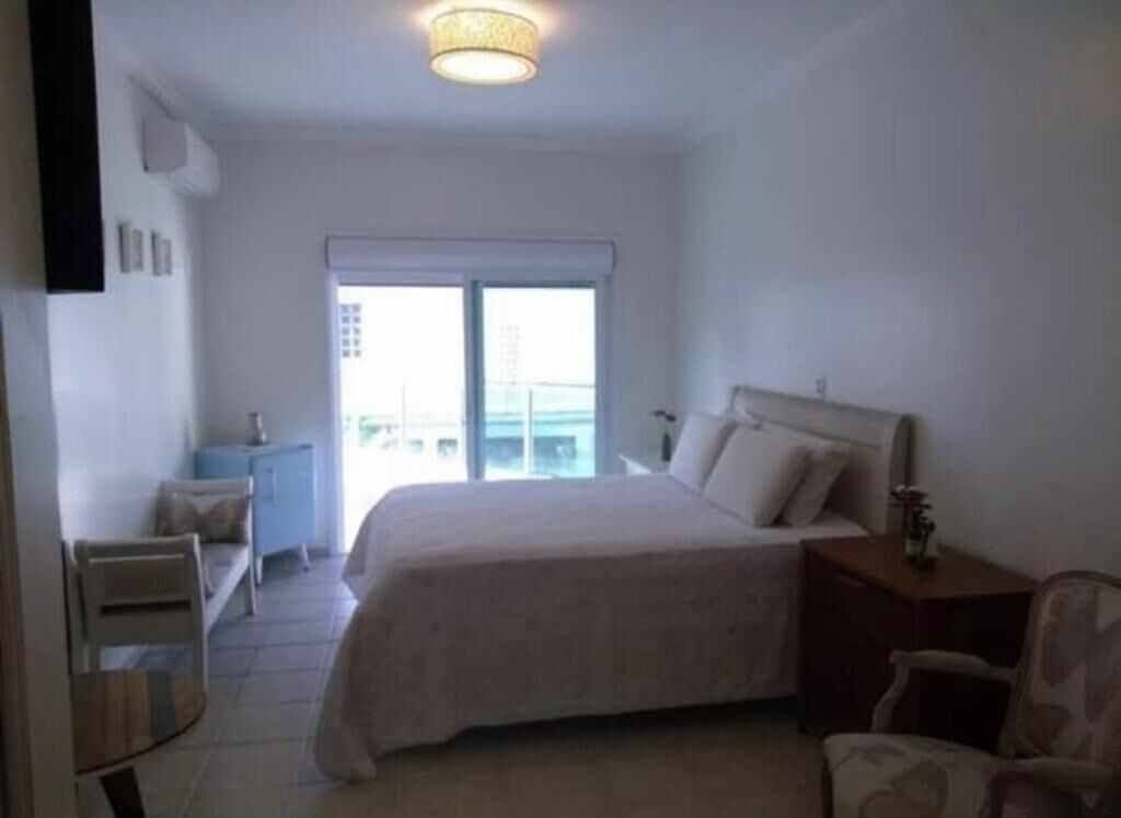 4 quartos, ferros/tábuas de passar roupa, Wi-Fi de cortesia