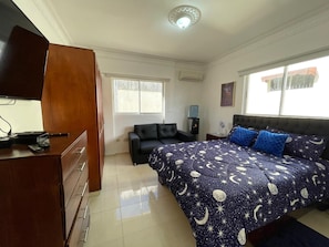 1 chambre, fer et planche à repasser, Wi-Fi gratuit, draps fournis