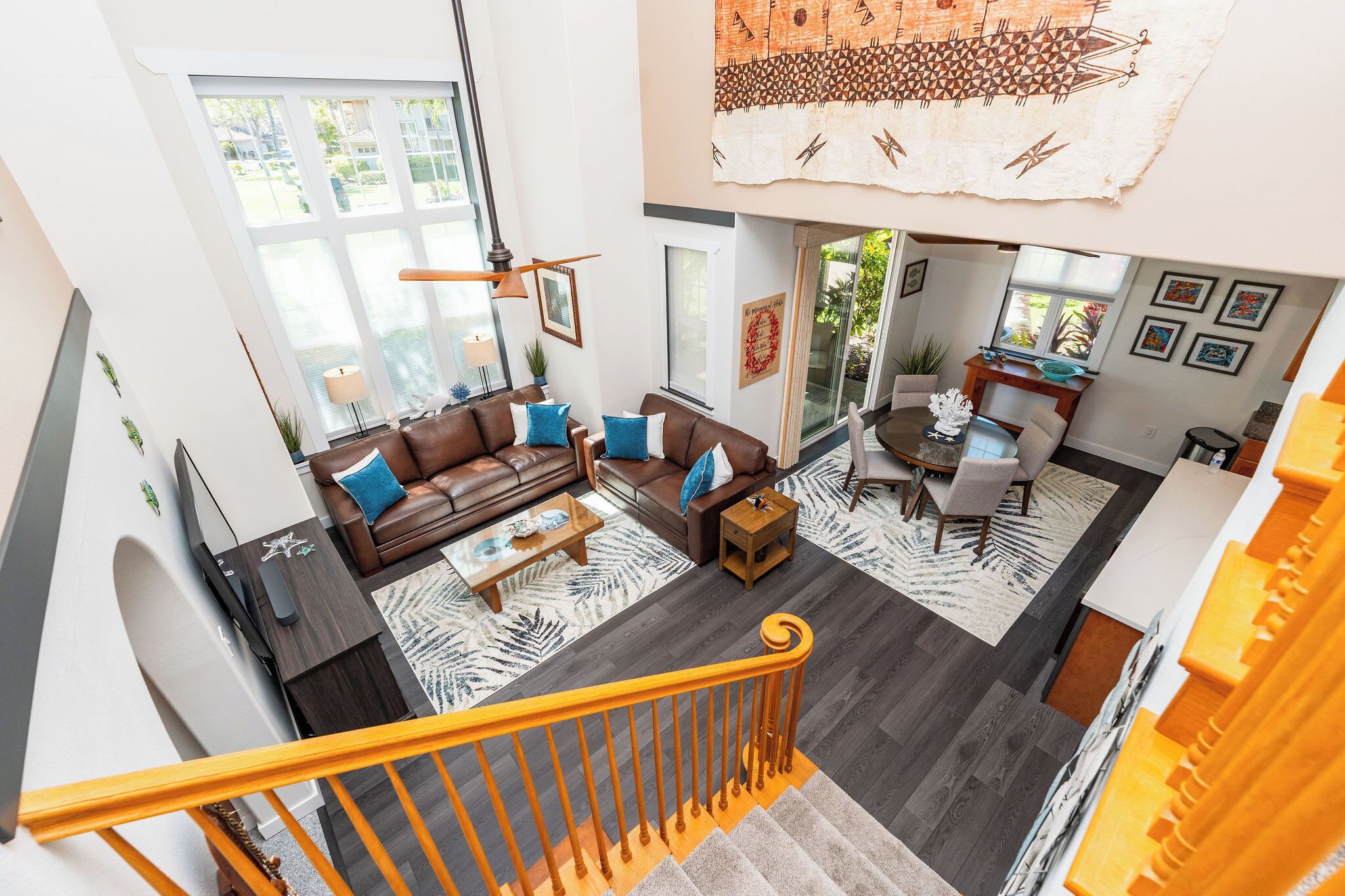 Smart TV, DVD player, books, stereo