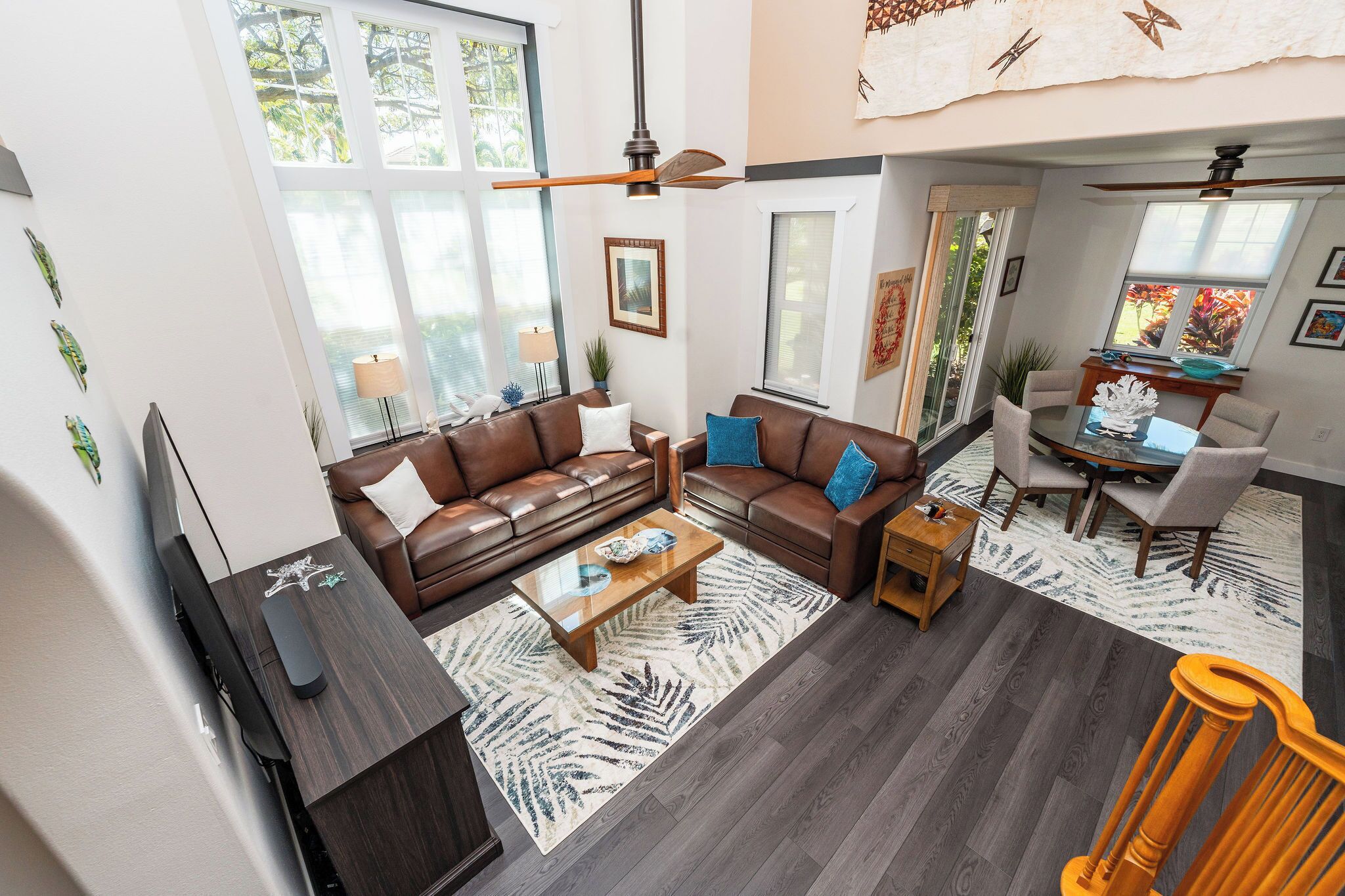 Smart TV, DVD player, books, stereo