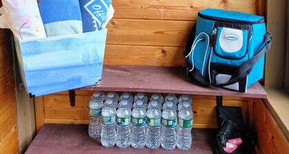Walk to downtown and the public beach, fish in the backyard in Central Maine