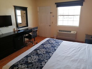 Cortinas blackout, tabla de planchar con plancha y wifi gratis 