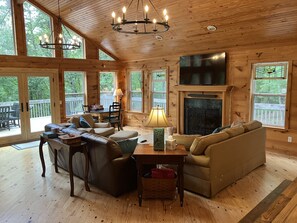 Smart TV, fireplace, DVD player, ping pong