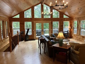 Smart-TV, Kamin, DVD-Player, Tischtennisplatte