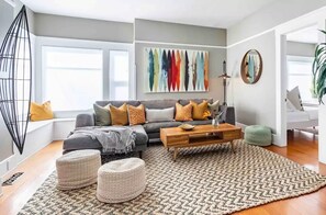 Smart TV, fireplace - Beautiful historic home and gardens near downtown! (San Diego)