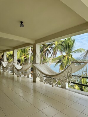 Terrace/patio - Paradise Surf Hotel (El Cuco)