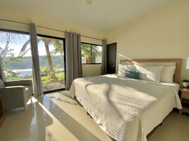 Quarto panorâmico | Individualmente mobiliados, ferros/tábuas de passar roupa