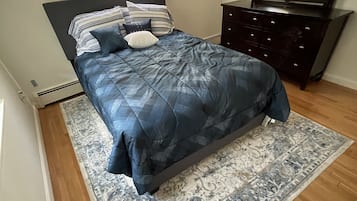 2 habitaciones, escritorio, tabla de planchar con plancha y wifi gratis