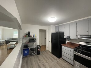 Fridge, microwave, oven, stovetop - Boston’s Best! Free parking! 2 Bdrm apt with backyard, patio and parking (Hyde Park)