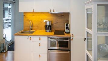 Réfrigérateur, micro-ondes, lave-vaisselle