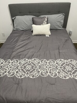 2 bedrooms, bed sheets