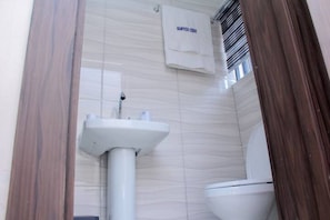 مناشف، صابون، ورق حمّام