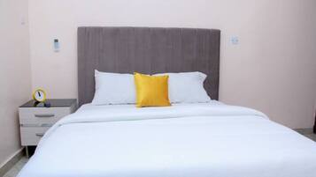 2 室のベッドルーム、アイロン / アイロン台、WiFi、ベッドシーツ