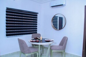 تناول الطعام