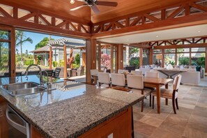 Dining - Balinese-style home in Pauoa Beach Hawaii (Waimea)