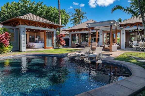 Pool - Balinese-style home in Pauoa Beach Hawaii (Waimea)