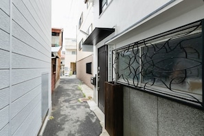 Exterior - En Sagisu OF1 (Osaka)