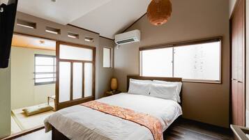 3 bedrooms, individually decorated, individually furnished, desk