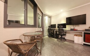 룸 (Couple PC-Air Purifier (Bag & Loa Cou) | 1 개의 침실, 무료 WiFi, 침대 시트