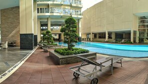 Outdoor pool - Lovina at Pelita Nagoya Apartment (Batam)