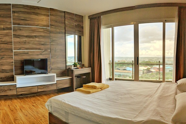 Lovina 19-05 Studio Apartment | Desk, iron/ironing board, WiFi (free)
