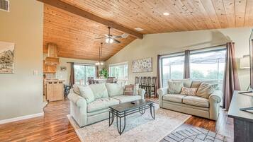 Smart TV, table football