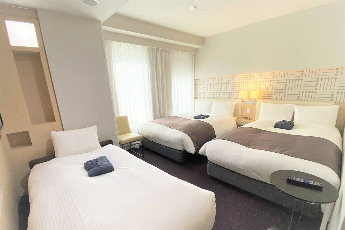 Free WiFi, bed sheets