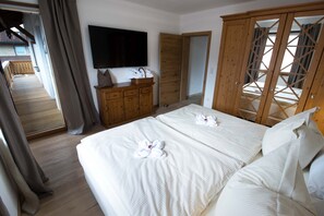 1 habitación, tabla de planchar con plancha, internet y ropa de cama