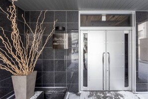 Majoituspaikan sisäänkäynti