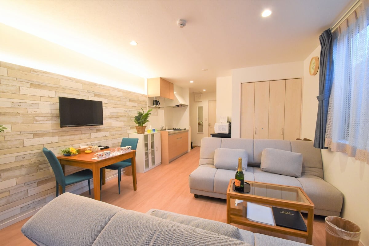 Superior Twin Room, Non Smoking | In-room safe, desk, blackout drapes, free WiFi